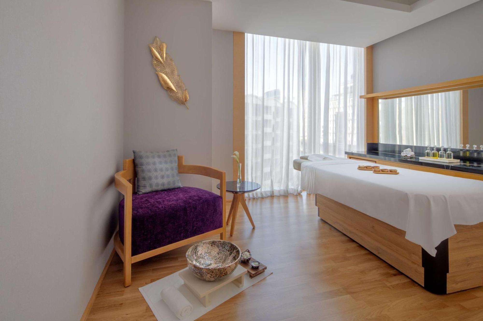 ホテル ハイアット リージェンシー リヤド オラヤ リヤード エクステリア 写真 A treatment room at the spa