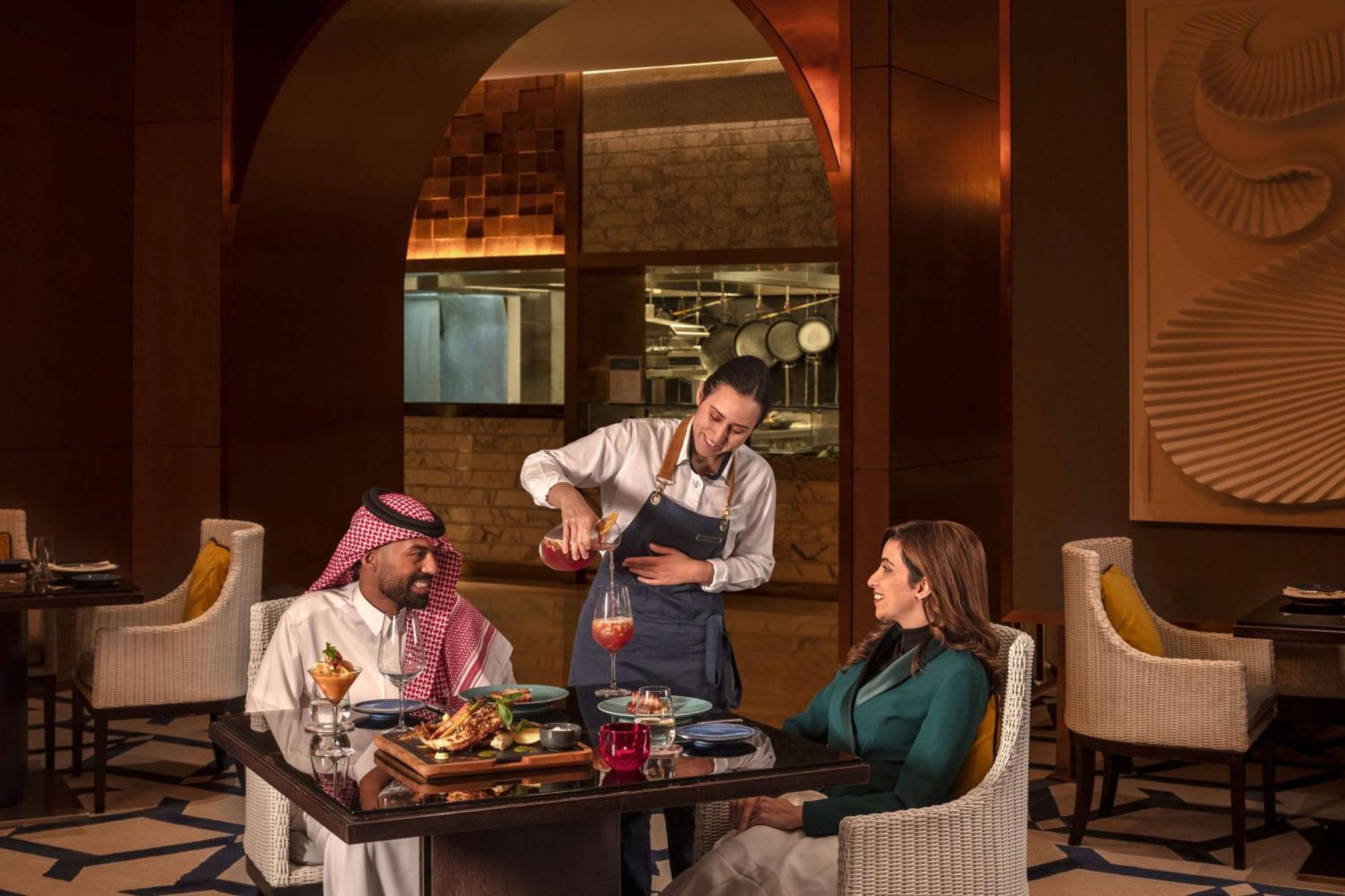 ホテル ハイアット リージェンシー リヤド オラヤ リヤード エクステリア 写真 A restaurant in Riyadh